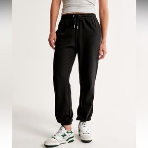 Classic Sunday Sweatpant from Abercrombie!!